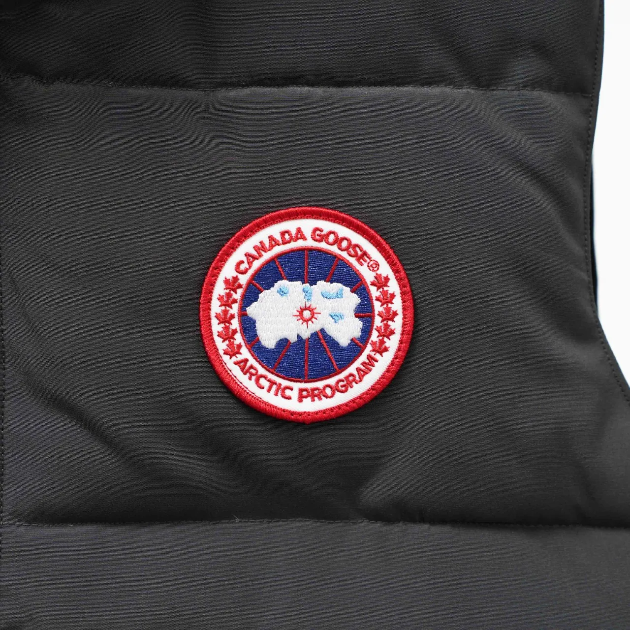 P340 CANADA GOOSE丨Canada Goose Slant Pocket Stand Collar Down Vest Color: Graphite Red Size: XS-XXL